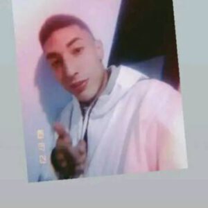 hola soy un joven discreto que quiere cumplir fantasias a mujeres de 19 hasta 52 años hago video llamadas