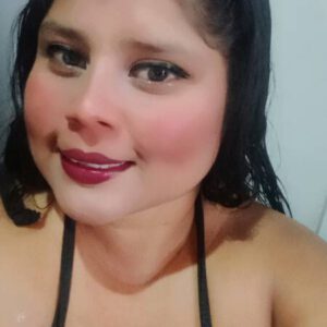 Loren una jovencita gordita descomplicada atiendo damas